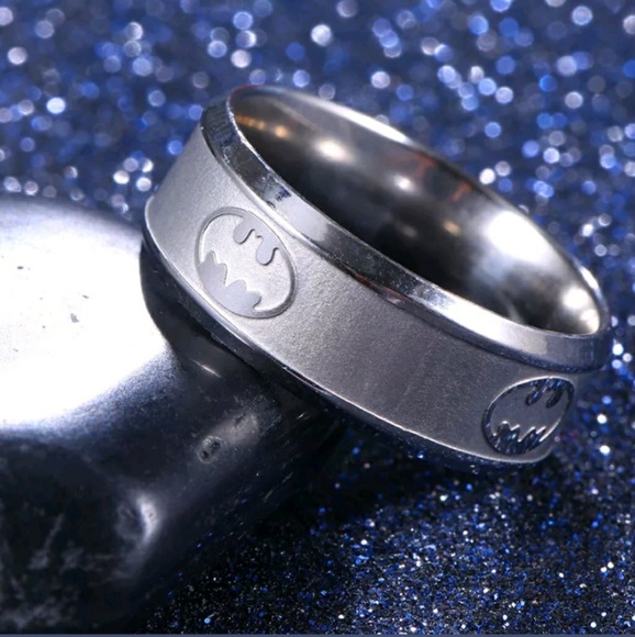Batman Logo Ring Stainless Steel - Picture 3 of 5